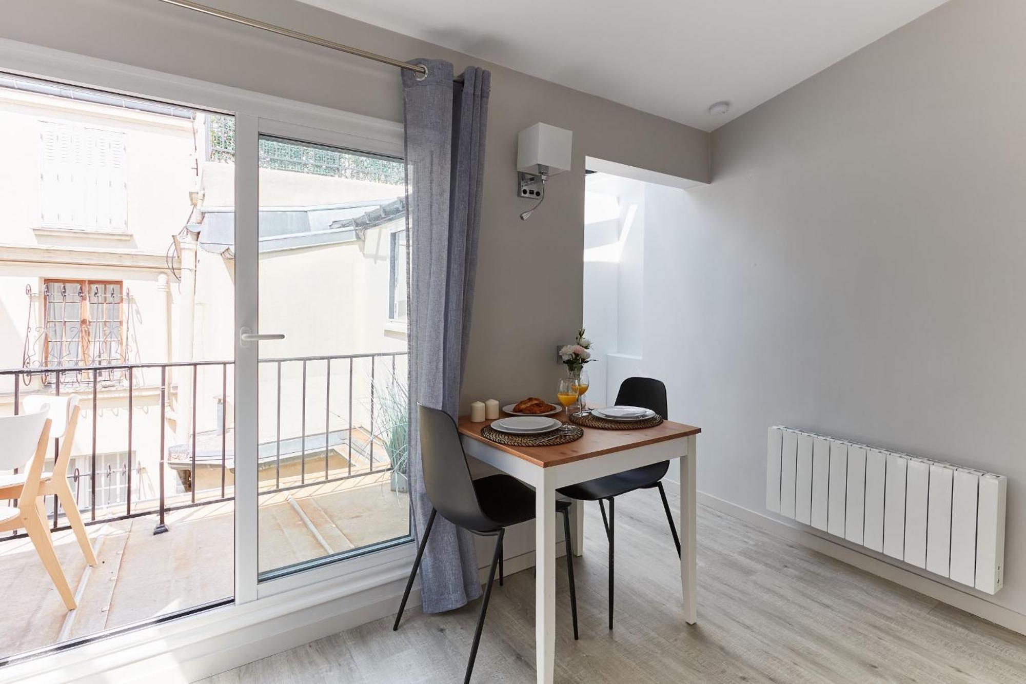 Jardin Du Luxembourg With Balcony - Cityapartmentstay Appartement